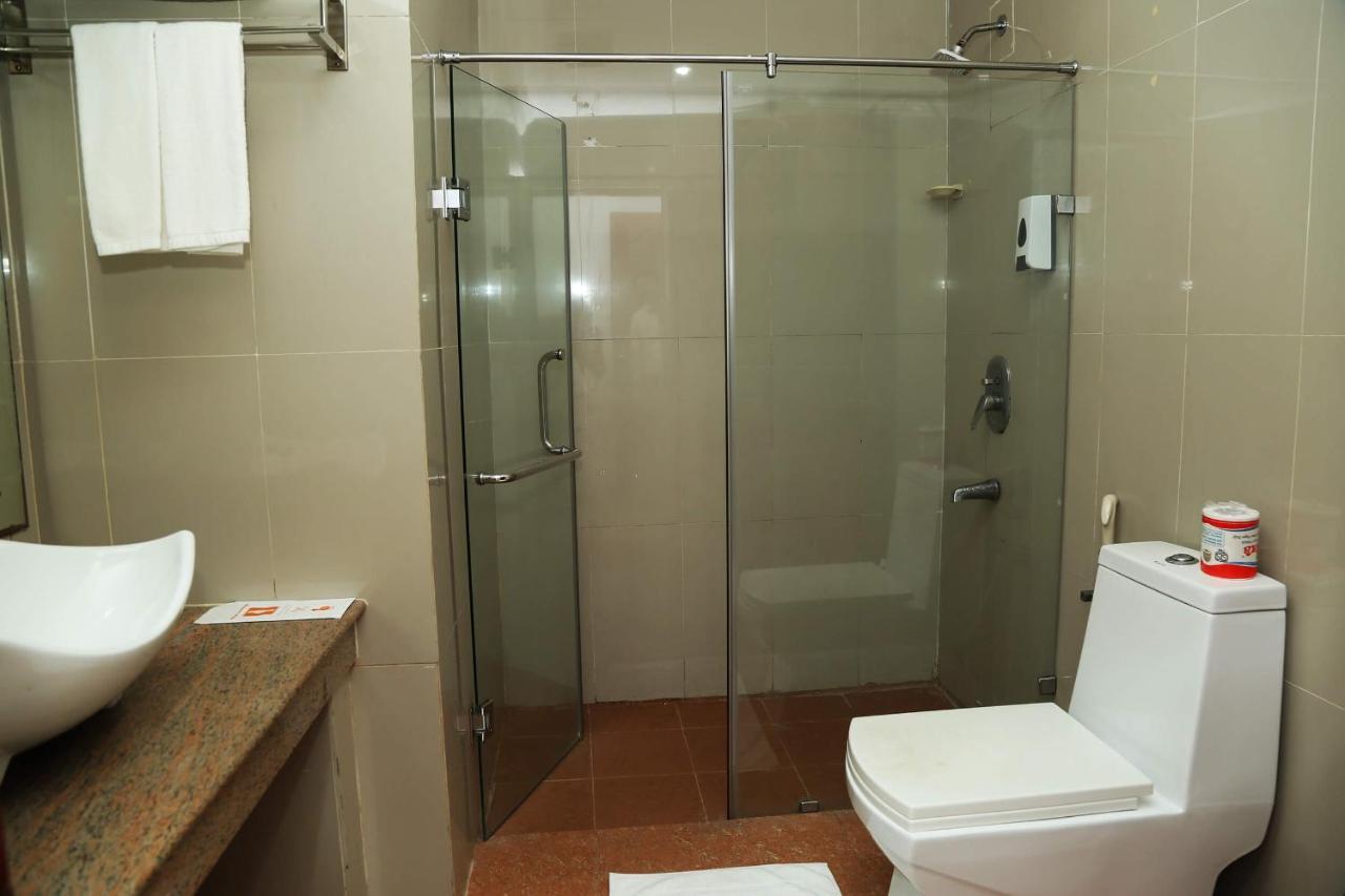 Tilko City Hotel Джафна Екстериор снимка
