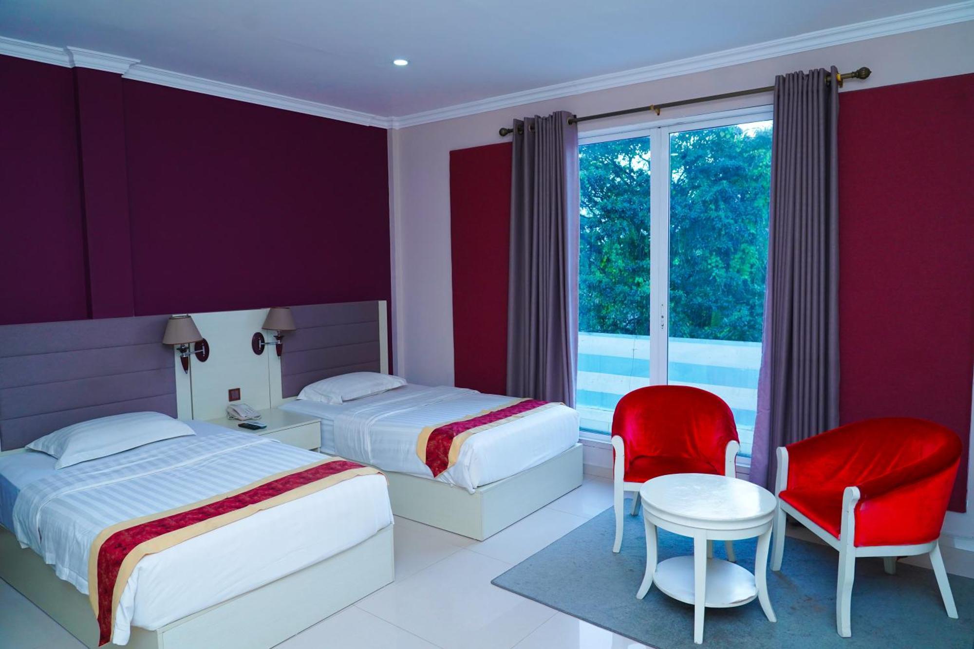 Tilko City Hotel Джафна Екстериор снимка