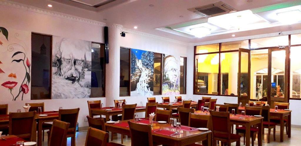 Tilko City Hotel Джафна Екстериор снимка