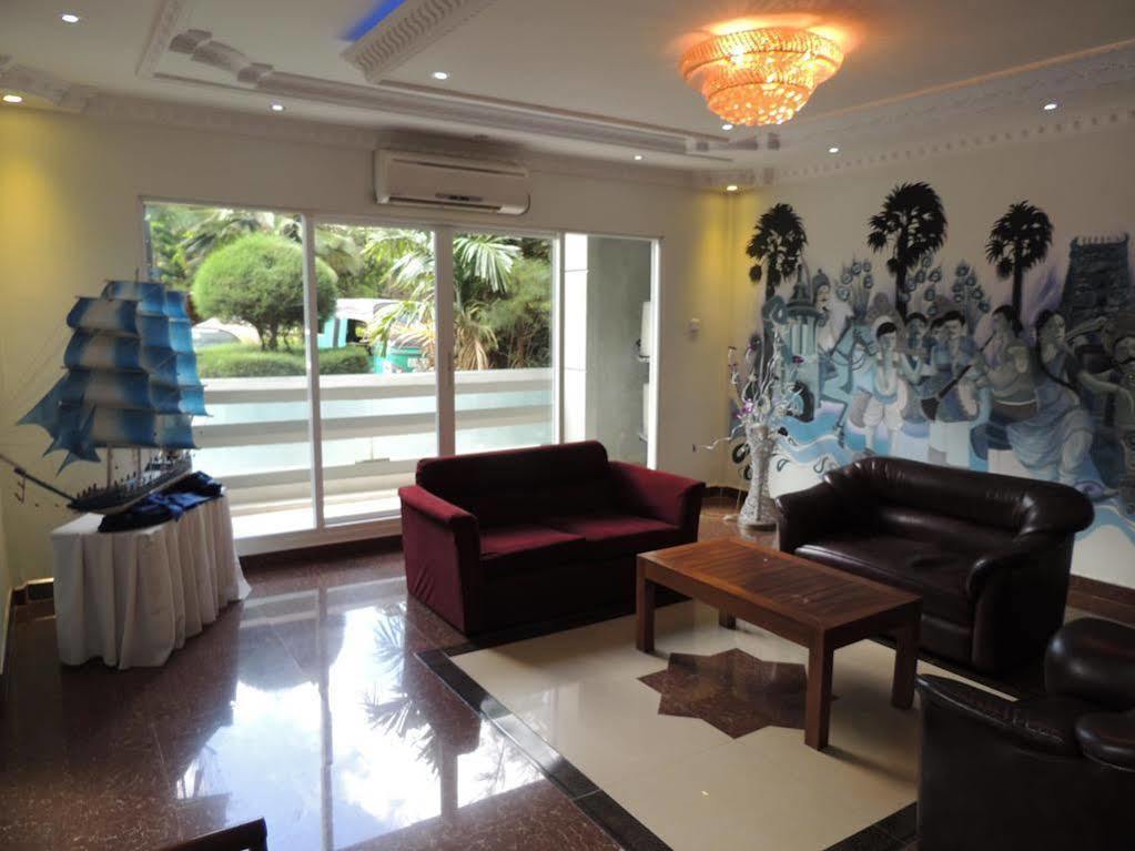 Tilko City Hotel Джафна Екстериор снимка