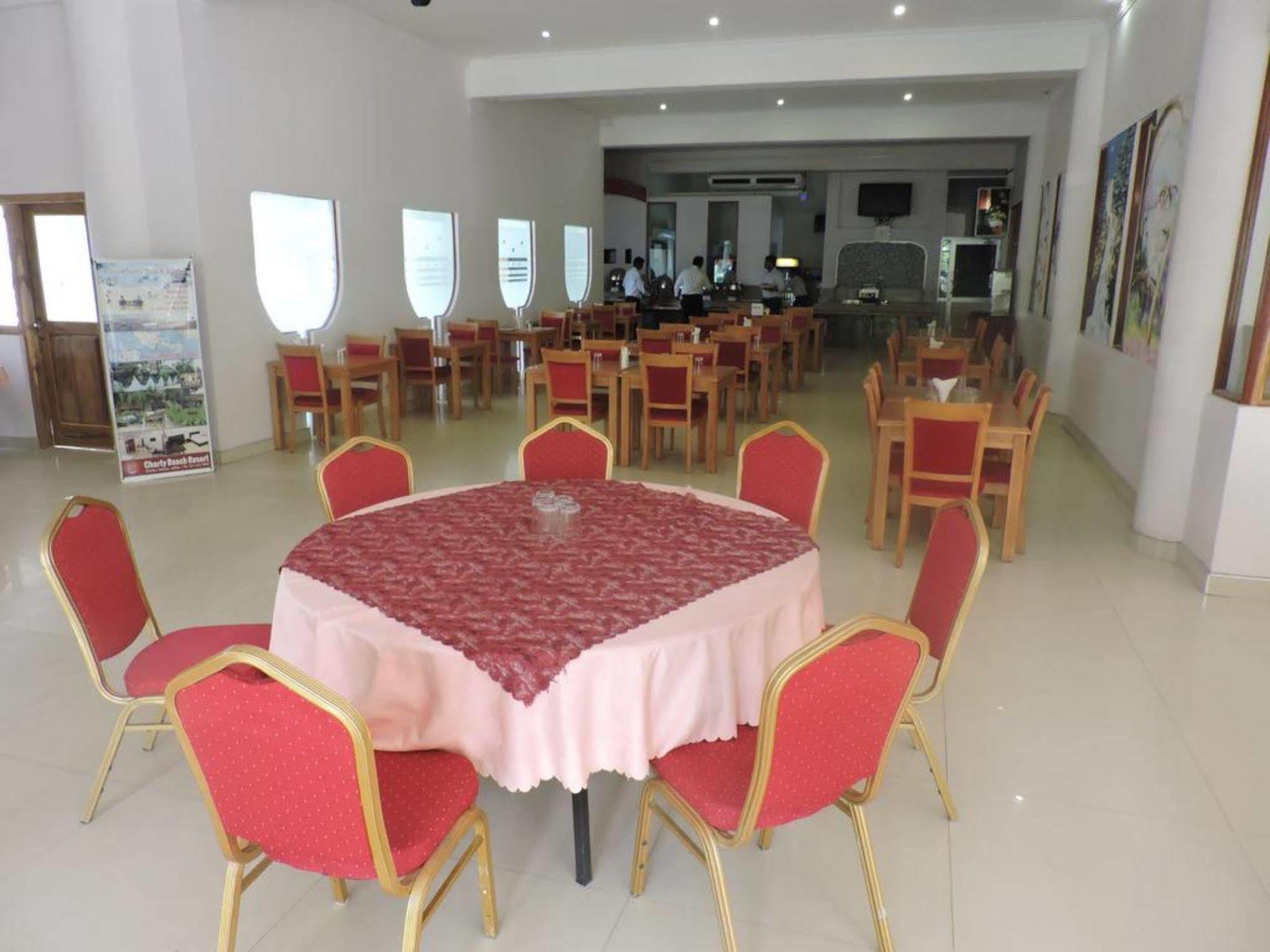 Tilko City Hotel Джафна Екстериор снимка
