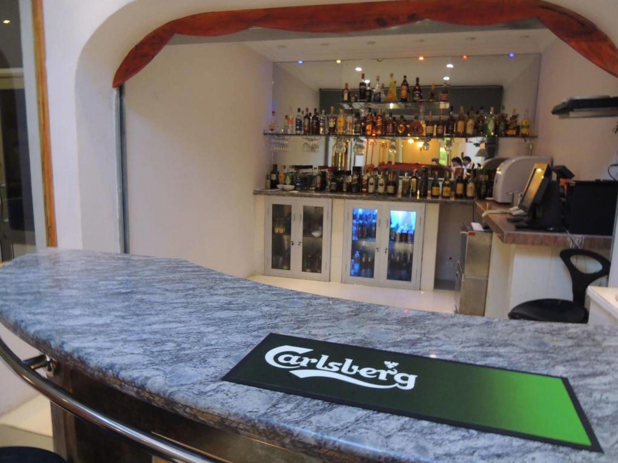 Tilko City Hotel Джафна Екстериор снимка